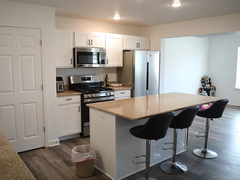311 Alberts Dr — Photo 3