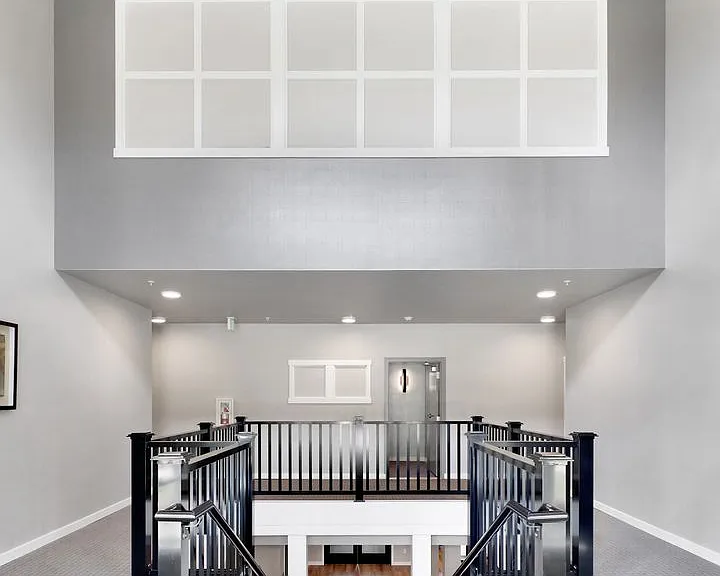 Kingsway Apartments — Photo 44
