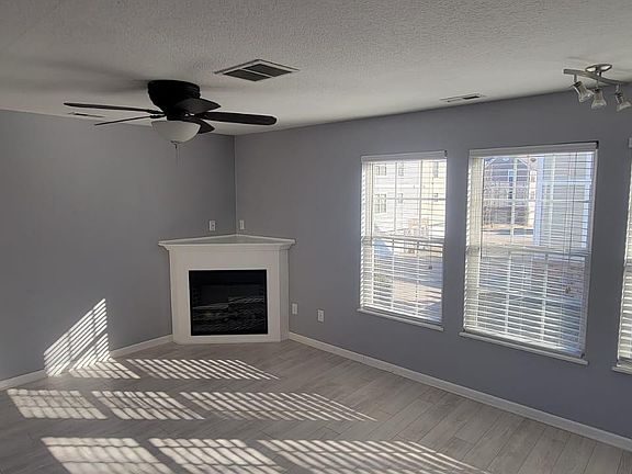 2nd image of 15208 Alpine Dr