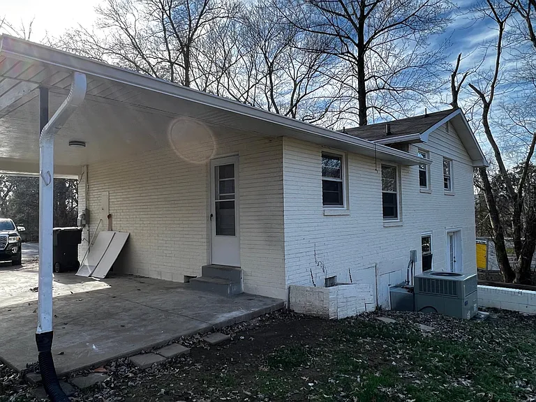 5002 Whispering Hills Ct — Photo 2