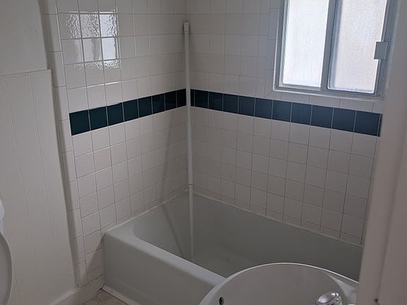 4th image of 374 N 500 W #1