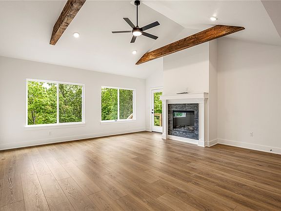 2nd image of 9 Leland Ln