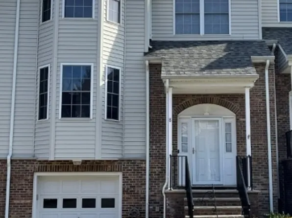 8 Rockcreek Ter, Riverdale Boro, NJ 07457