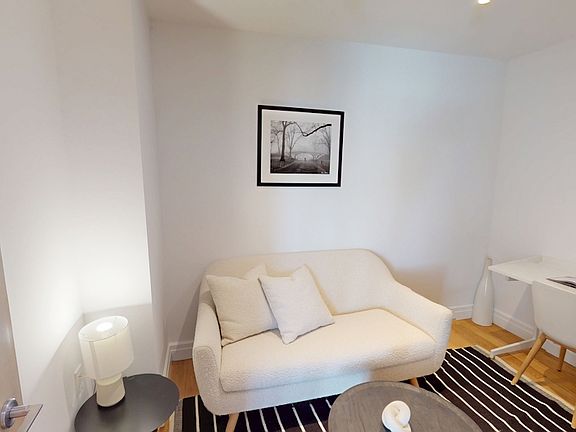 5th image of 550 W 54th St #952