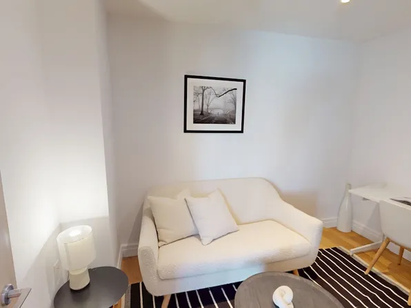 550 West 54th Street image 4 of 27