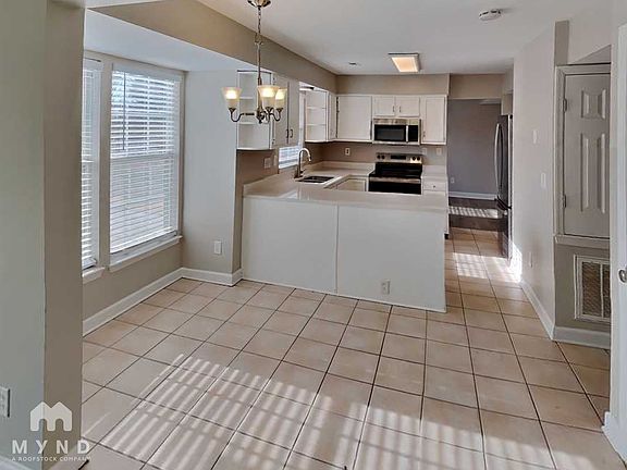 5th image of 11200 Leadenhall Ln