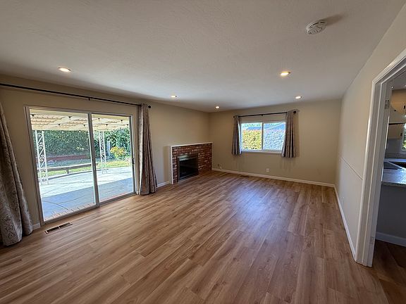 4th image of 831 Nisqually Dr