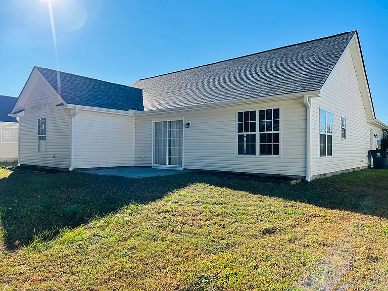 149 Southborough Ln — Photo 10