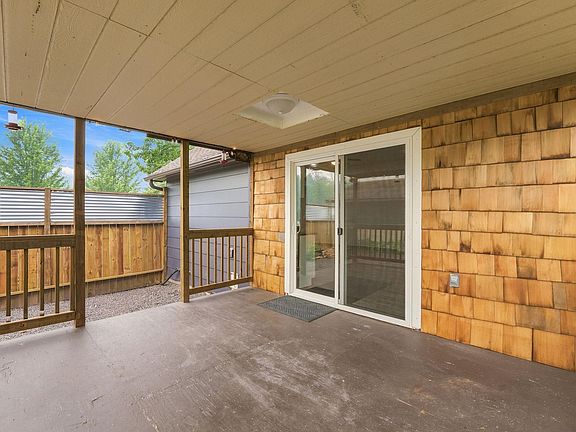 5th image of 3022 S Corey Ave