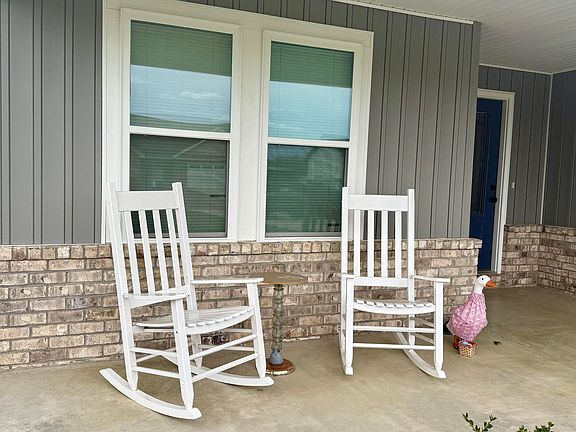 2nd image of 174 Lone Oak Dr