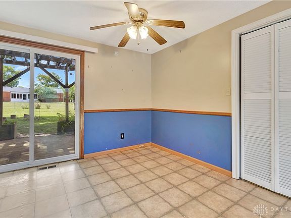 4th image of 641 Franklin Ave