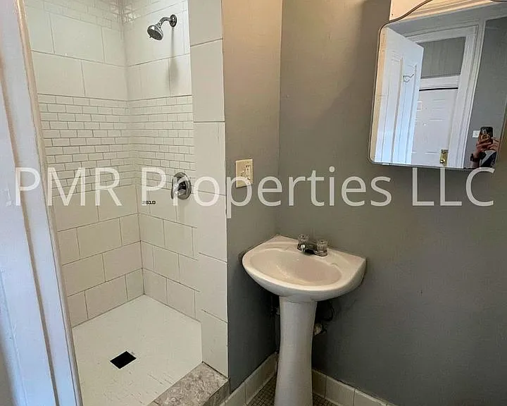 525 S 7th St — Photo 4