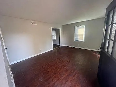 2 bed, 1.5 bath, 1025 sqft, $825 — Photo 2
