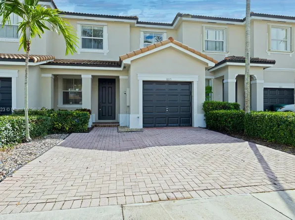 1015 NE 41st Pl, Homestead, FL 33033