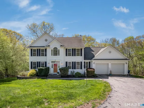 11 White Oak Lane, Waterford, CT 06375