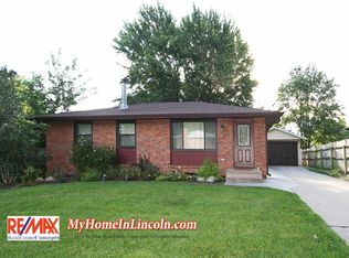 550 NW 8th St, Lincoln, NE 68528