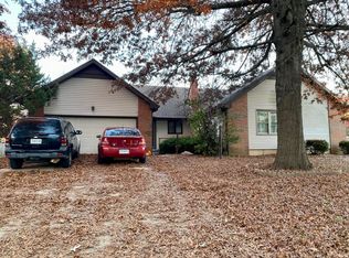 1446 E Stoneridge Dr, Springfield, MO 65803