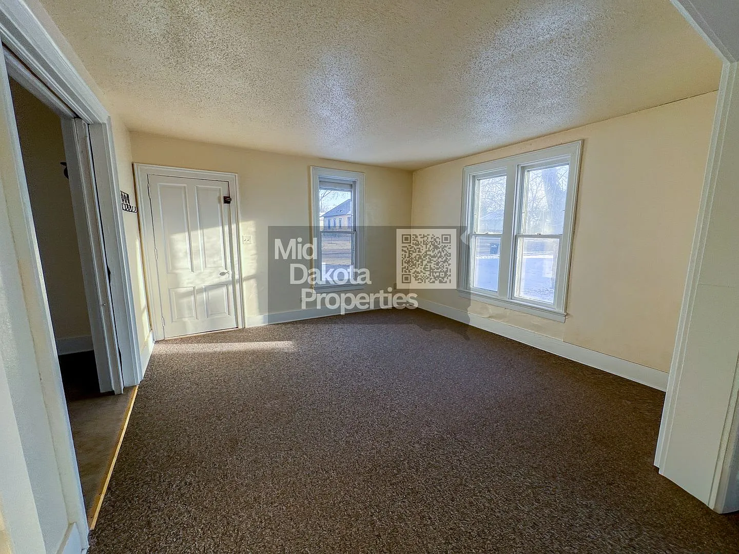 515 E Hanson- 3 Bedroom House — Photo 4