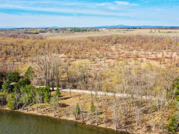 71 Fiske Road, Alburgh, VT 05440