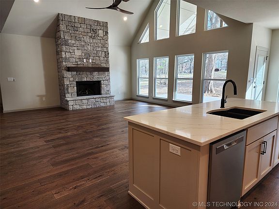 2nd image of 2711 Falls Bend Dr