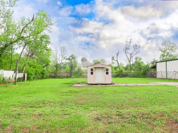 17229 High Way, Alvin, TX 77511