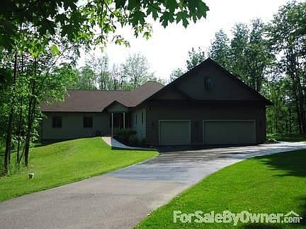 Follow the Tree Lined Drive! : Arrive at the Wintergreen Home. A nature paradise, private and seclud
