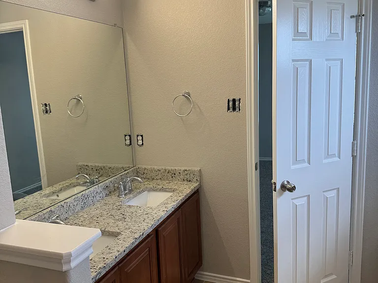 318 Wimberley St — Photo 6