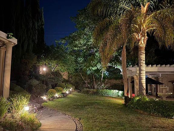 2nd image of 223 Mission Tierra Pl