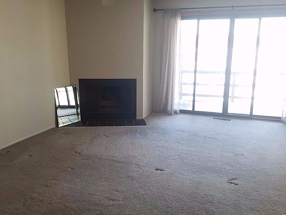 5th image of 530 Cliffs Dr APT 104-C