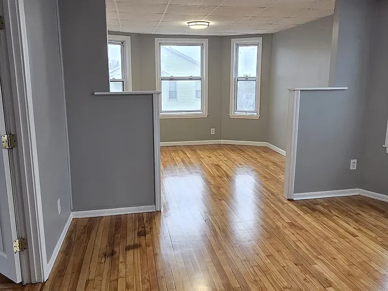 100 Fairmont Ave #3 — Photo 15