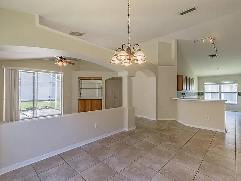 10209 Merrimac Manor Dr — Photo 3