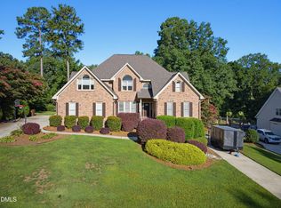 200 Cherry Laurel Dr, Clayton, NC 27527