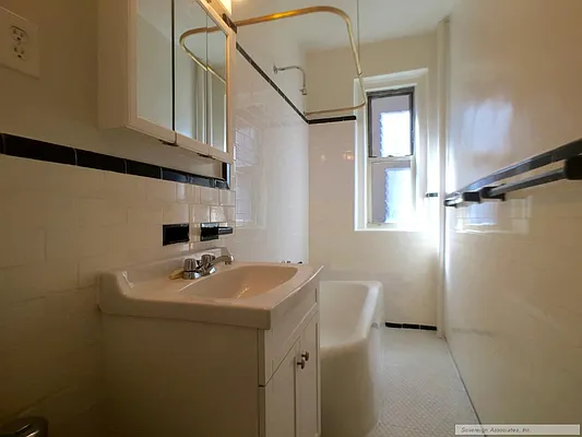 Rented by Sovereign Associates | media 21