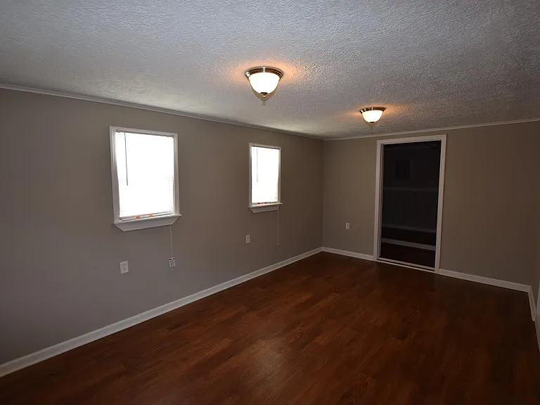 3513 Monroe St — Photo 5