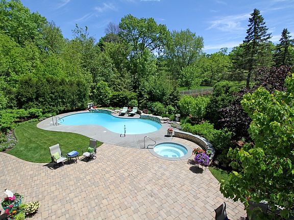 2nd image of 1219 Ashbury Ln