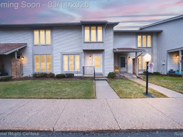 90 Willow Way, Waterford, MI 48328