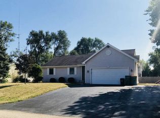 815 Christine Dr, McHenry, IL 60051