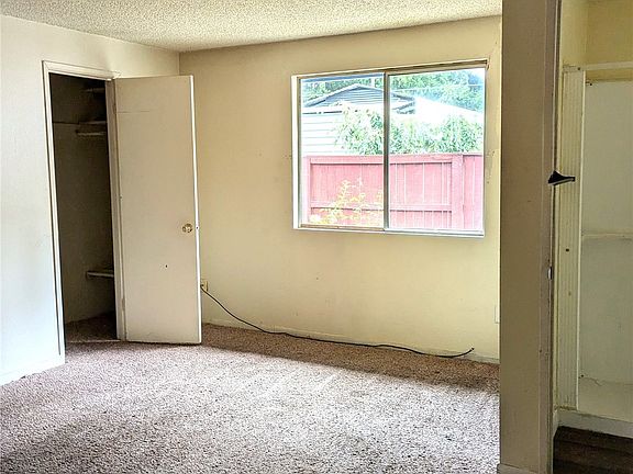 4th image of 6411 21st Drive NE