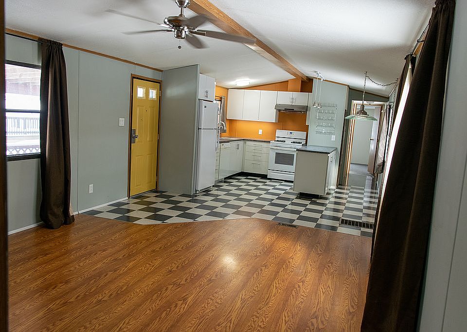 1st image of 29 Bernwood Dr