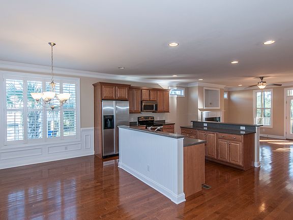 3rd image of 2321 N Creek Dr
