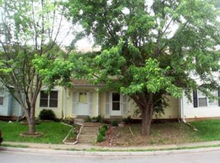 159 Meadows Ln NE, Leesburg, VA 20176