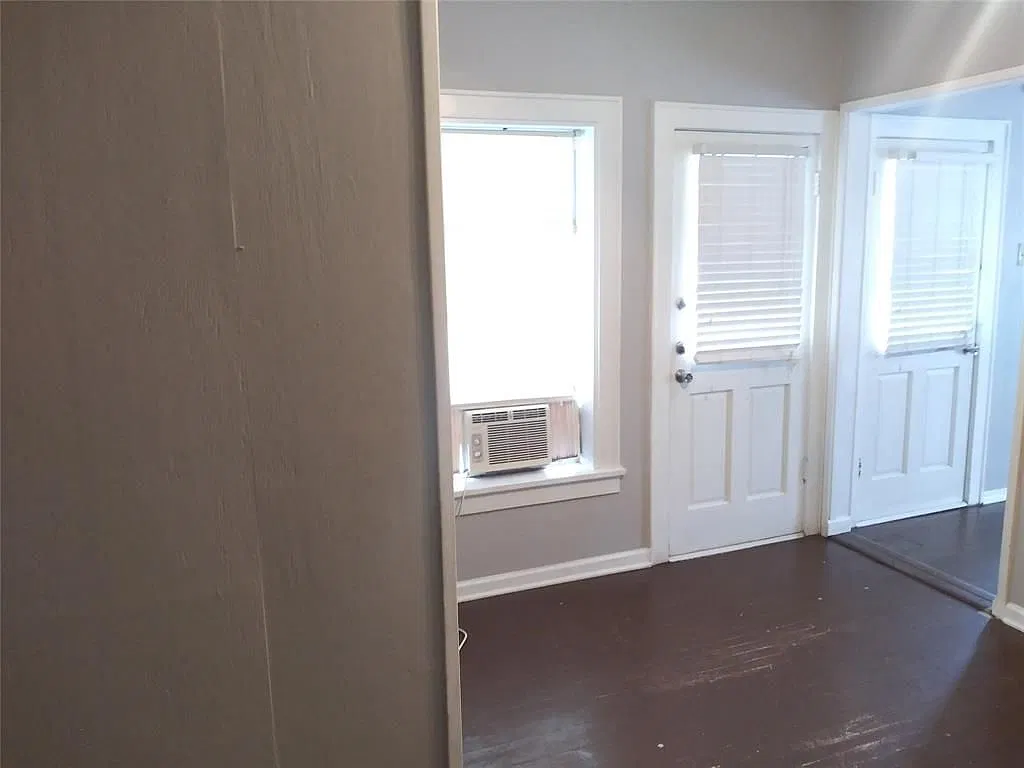 2 bed, 1.0 bath, 885 sqft, $995 — Photo 3
