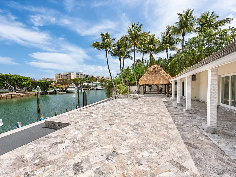 141 Cape Florida Dr — Photo 12