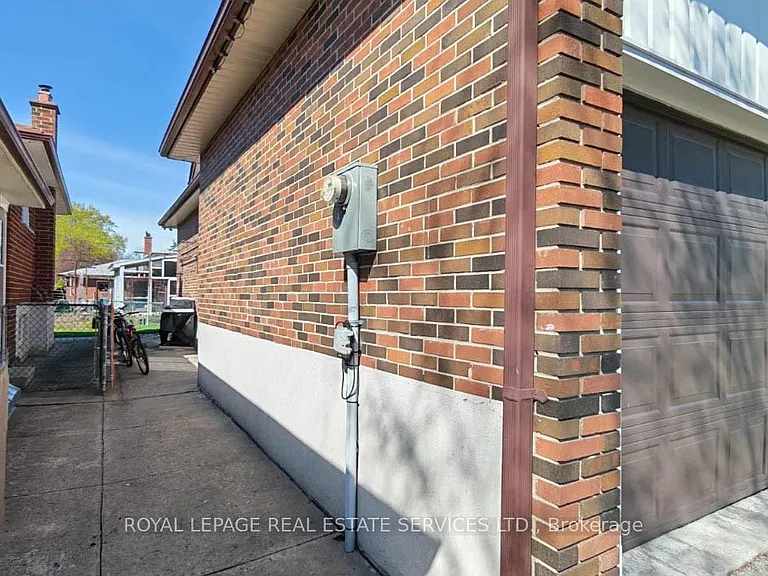 4264 Brandon Gate Dr #BASEMENT — Photo 3
