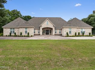 7411 Woodland Dr, Pass Christian, MS 39571
