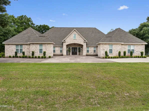 7411 Woodland Dr, Pass Christian, MS 39571