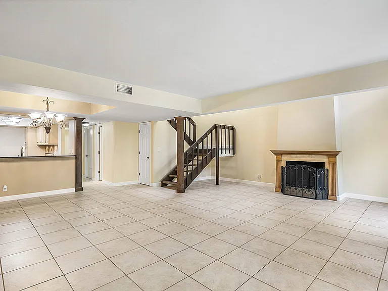 5664 Santiago Cir — Photo 12