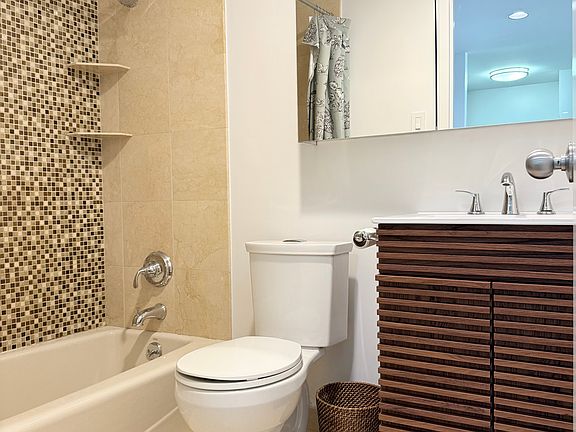 5th image of 445 W 19th St APT 5G