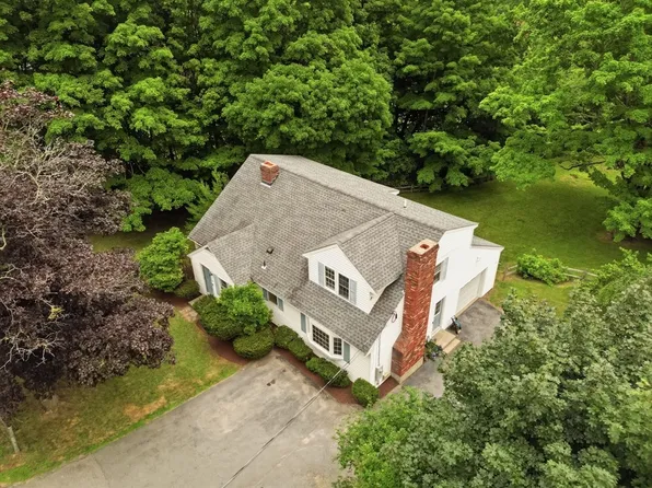 86 Foster St, Littleton, MA 01460