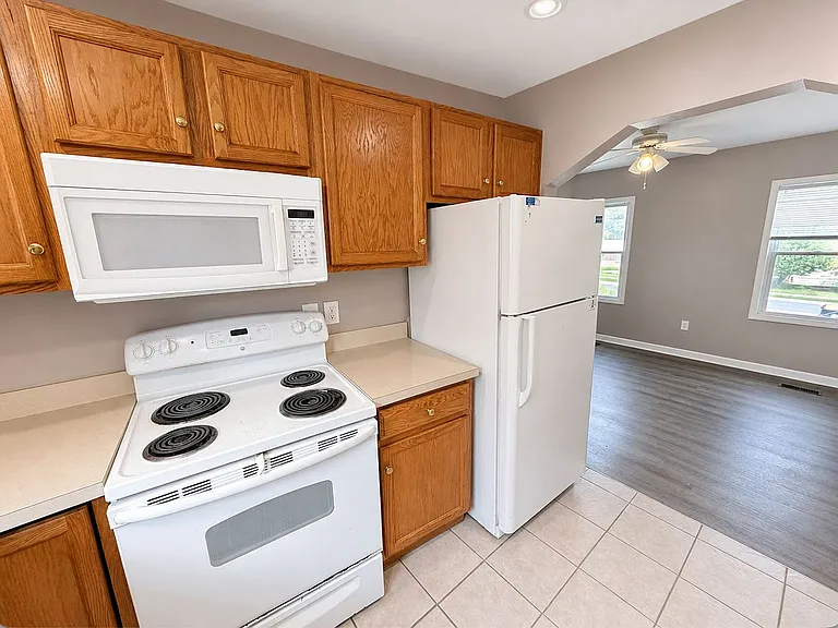 739 Harriet St #1 — Photo 4
